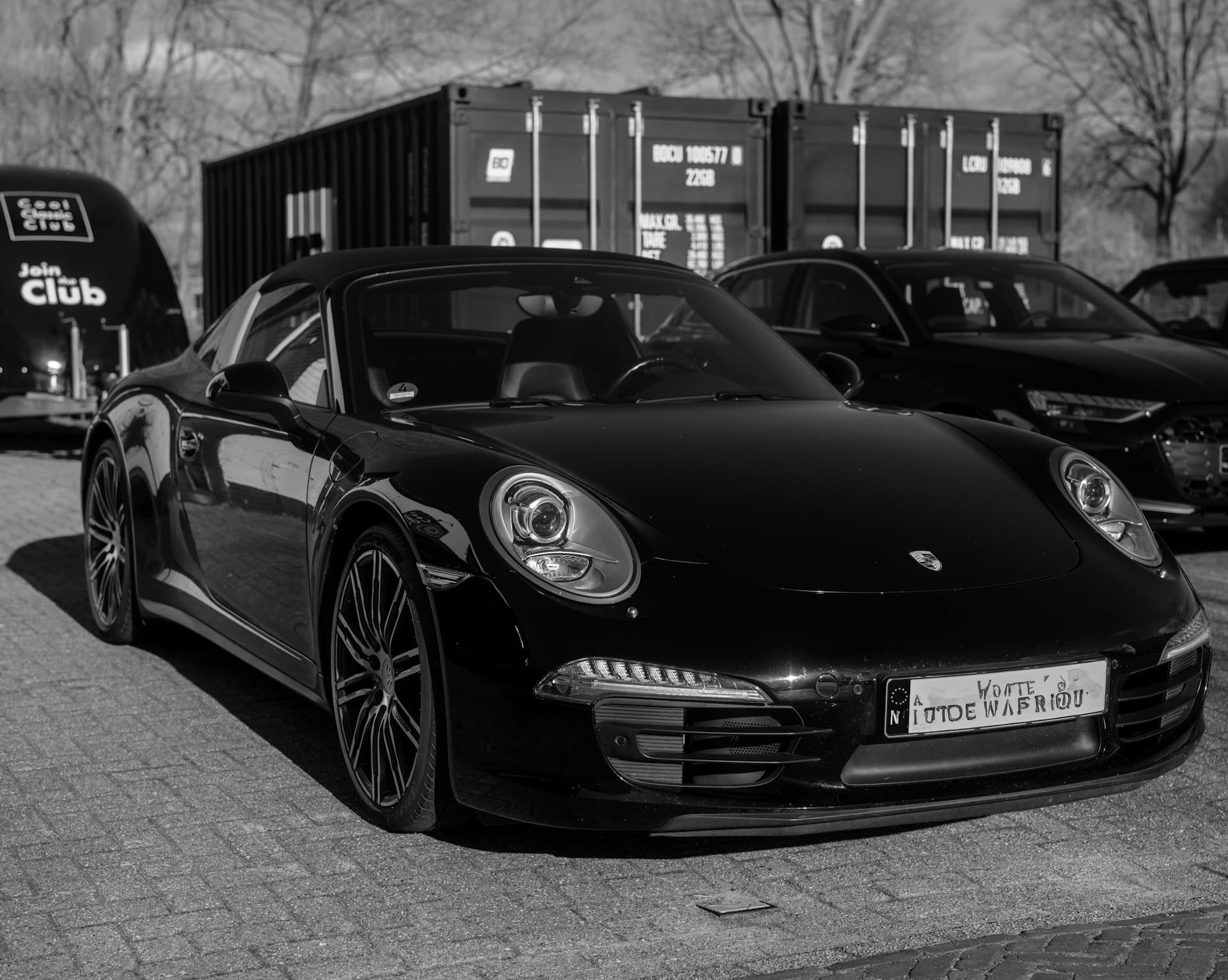 Black Porsche premium detail — Memorial